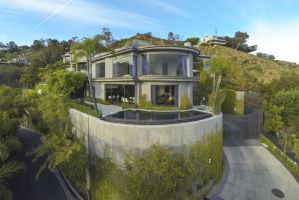 L.A. Confidential: Where should bachelors live in LA?