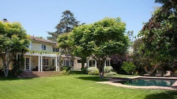 The Real Deal : 300 Cliffwood Ave