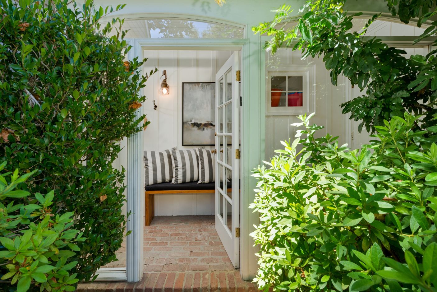 2383 Bowmont | Beverly Hills Beverly Hills Post Office CA | Jonah Wilson